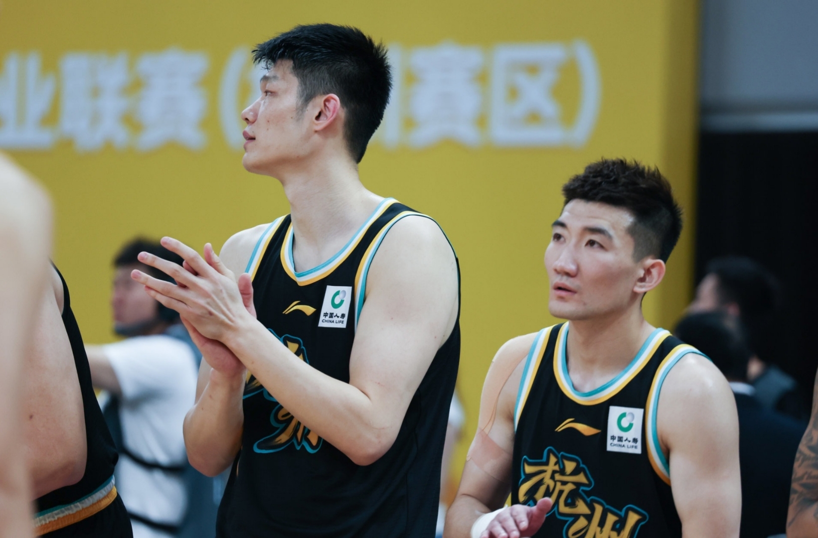 NBA常规赛窗口期再迎强敌，广厦男篮造点机会，主帅态度——球迷炸锅，年轻球员得到机会的简单介绍