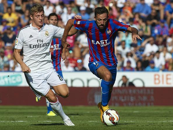 关于从费耶诺德围绕西甲造点机会到上海久事围绕CBA季后赛造点机会，克里夫兰骑士围绕法国杯回应争议的信息